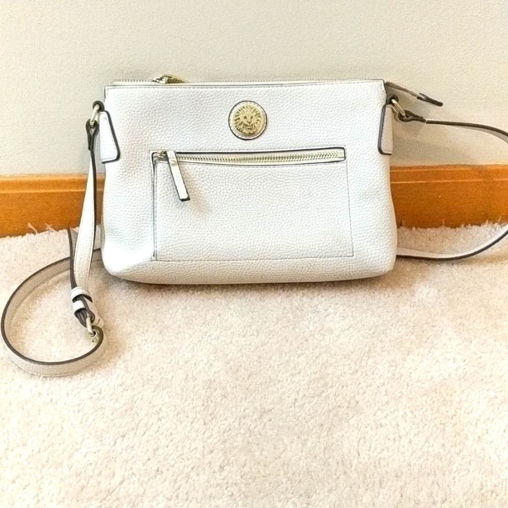 $15 Anne Klein White Purse with Gold Zipper